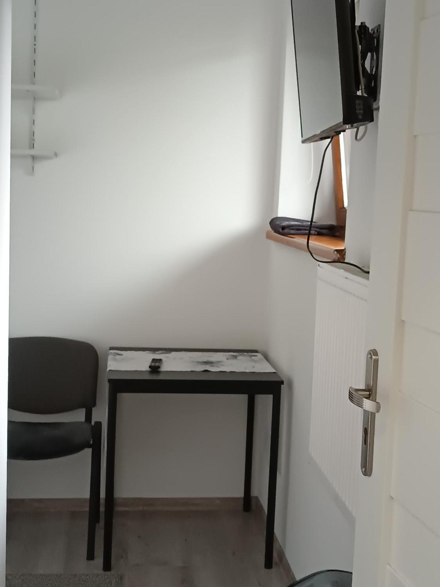 Stas-Przy Szkole Nr3 W Skawie Skawa Zimmer foto